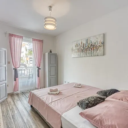 Ivanda Apartamento *