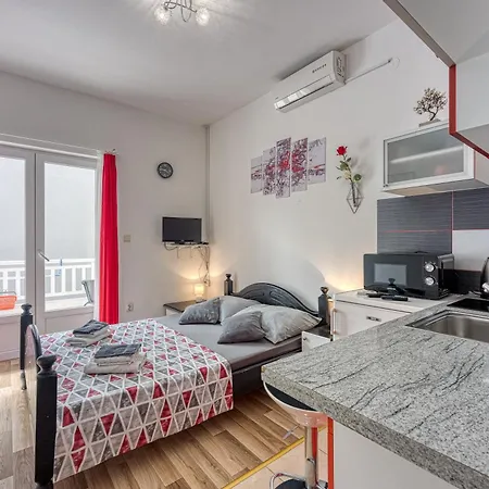 Ivanda Apartamento *