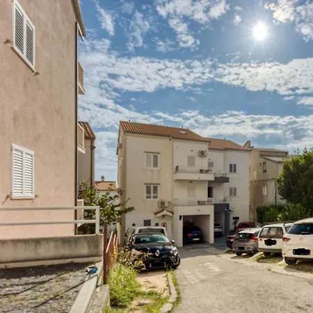 Daire Ivanda Makarska