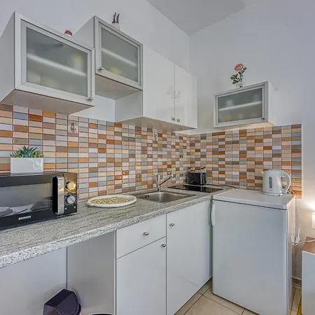 Ivanda Μακάρσκα